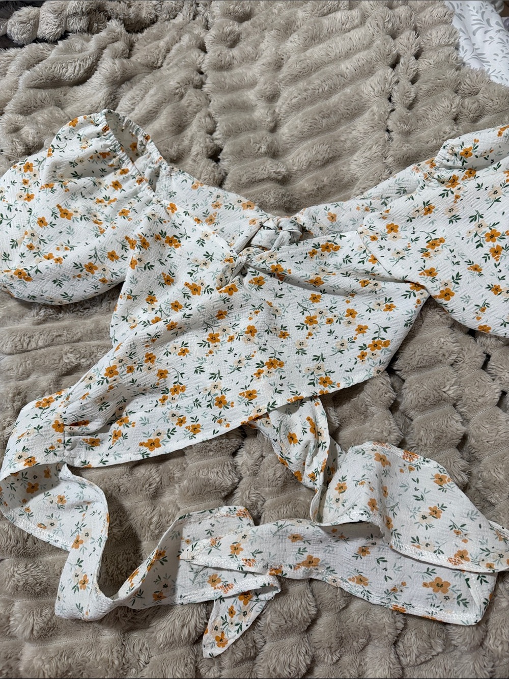 SHEIN White Floral Tie-Front Crop Top with Yellow Flowers